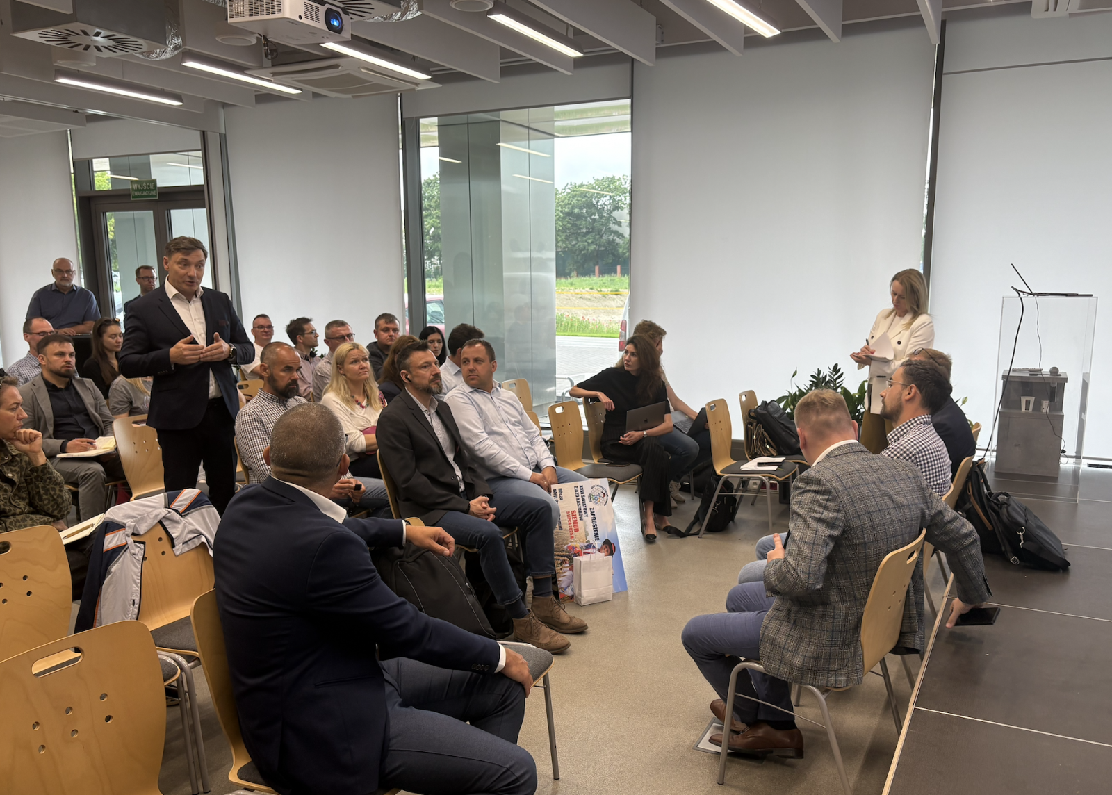 na zdjęciu uczestnicy spotkania